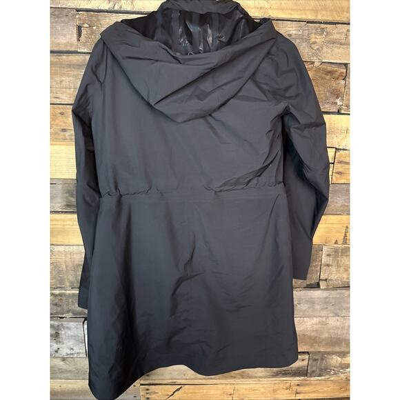 Women’s Lululemon Rain Rebel Jacket, Black, Size 6 - Picture 10 of 10